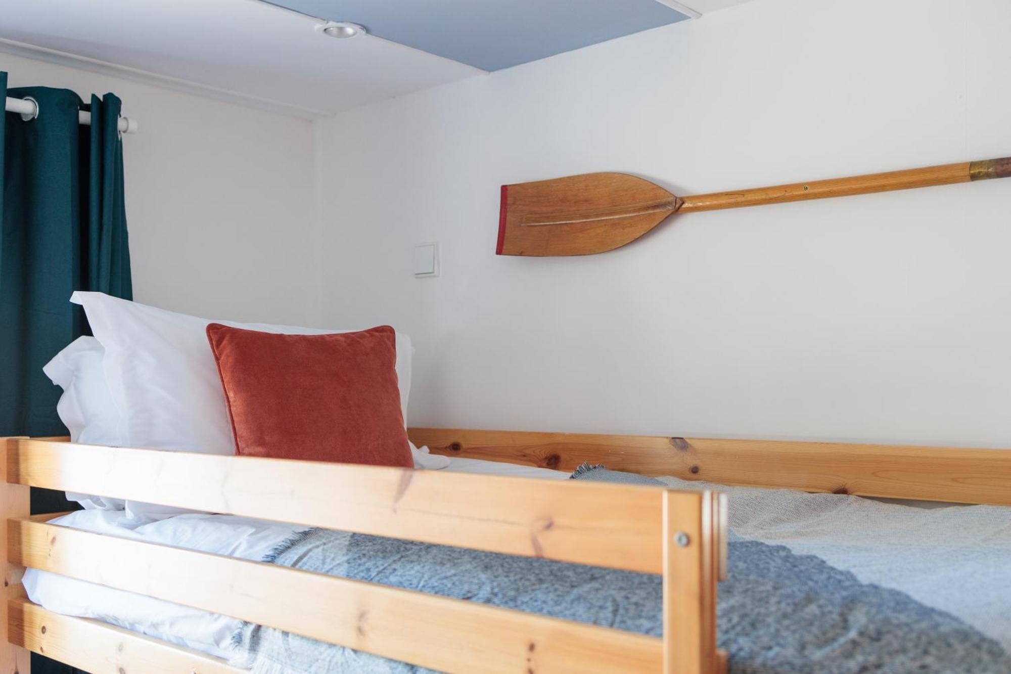 The Retreat, Waterfront & Log Burner Villa Christchurch  Luaran gambar